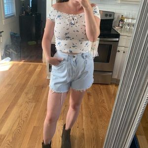 lee light wash high waisted denim shorts